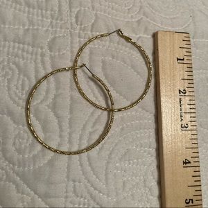 COSTUME GOLD HOOP EARRINGS
